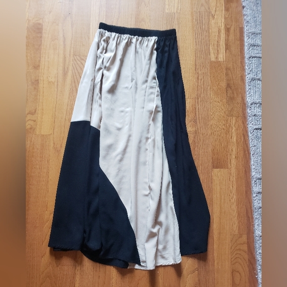 Color Blocked Rayon Maxi Skirt | Camel & Black | Size Small - Picture 2 of 2